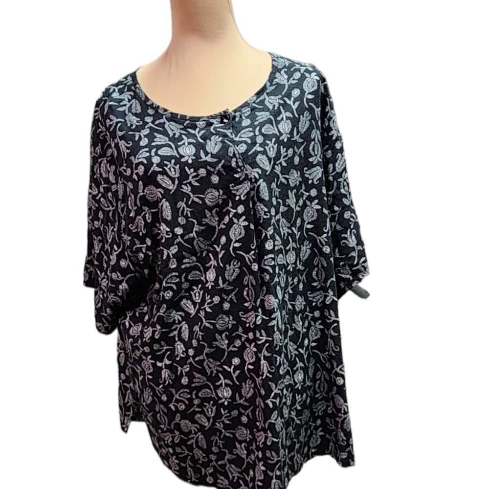 Stefano international black print top